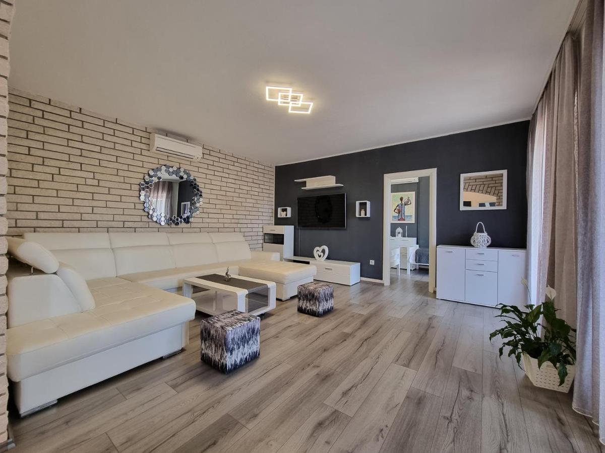 Villa Ilaria Бол Екстер'єр фото