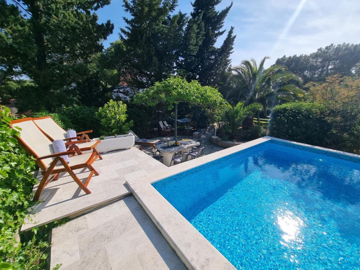 Villa Ilaria Бол Екстер'єр фото