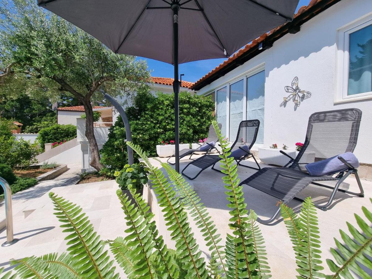 Villa Ilaria Бол Екстер'єр фото