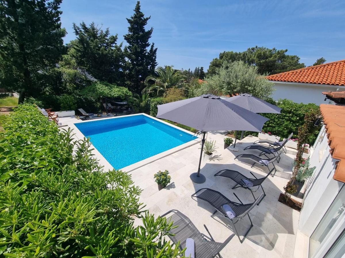 Villa Ilaria Бол Екстер'єр фото