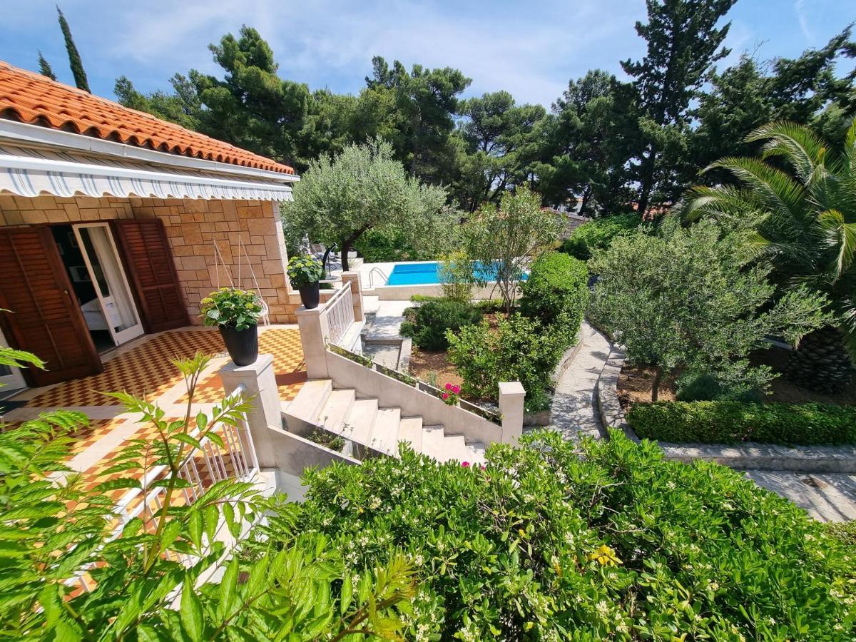 Villa Ilaria Бол Екстер'єр фото