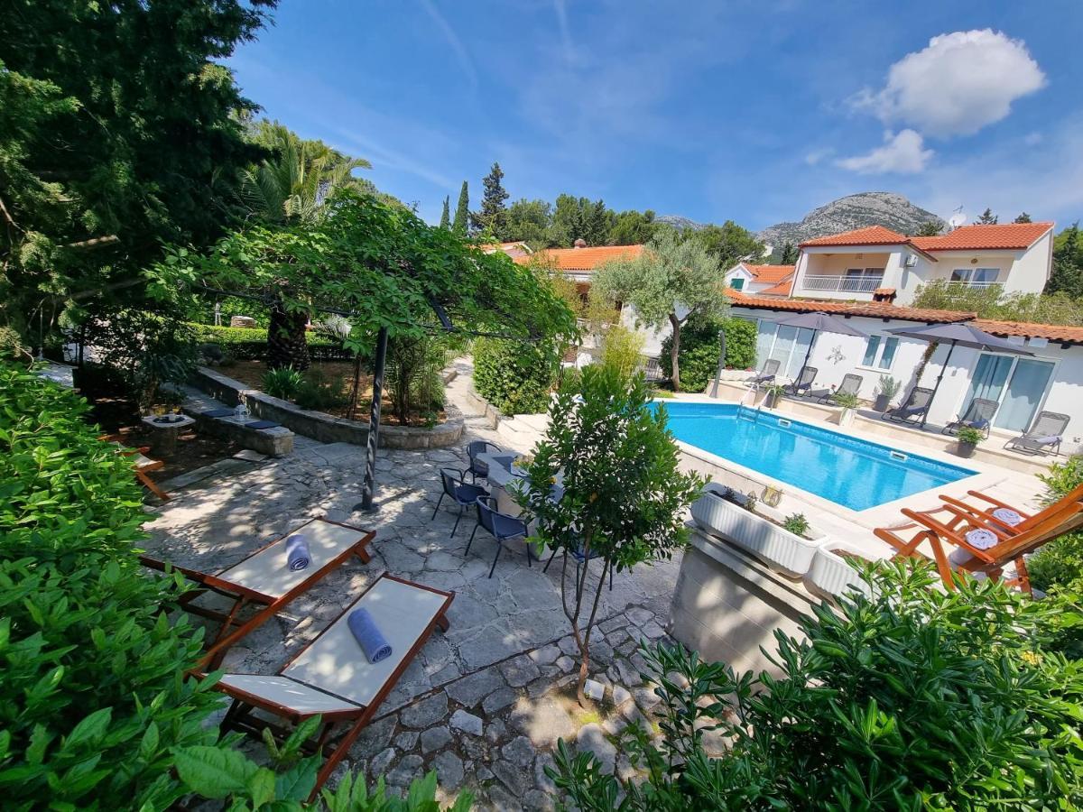 Villa Ilaria Бол Екстер'єр фото